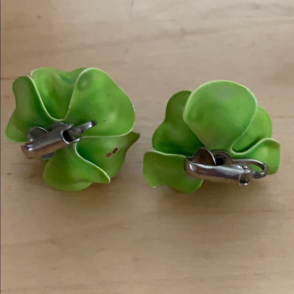 Vintage Flower Clip-On Earrings - Picture 2 of 4